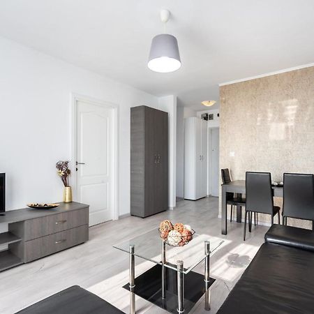 Central Apartment Tower Бухарест Экстерьер фото
